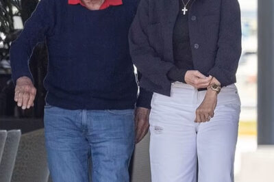 El multimillonario de 93 años, Rupert Murdoch, visto relajándose en vacaciones con su joven esposa: “¡Ella disfruta mientras él duerme la siesta!”