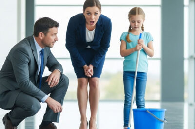 Hombre de negocios rico entra en pánico sin un traductor de francés, hasta que la hija de 7 años del conserje toma el control – ¡y salva su reunión millonaria del desastre!