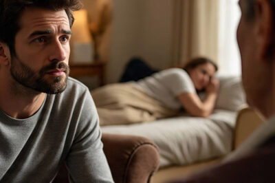 El marido, sin saber que su esposa está acostada en el dormitorio, revela su secreto a su madre