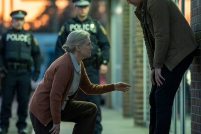 —¿Otra vez tú, Mateo? —dijo el gerente, llegando con cara de fastidio. —Solo eran frutas… —murmuró el chico, sin levantar la mirada. —Las cámaras te grabaron. Esta vez llamaremos a la policía.