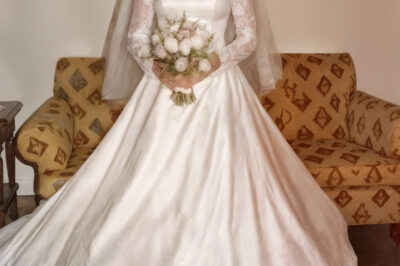 Mi madre desapareció el día de su boda. Años más tarde, encontré su vestido en una venta de garaje